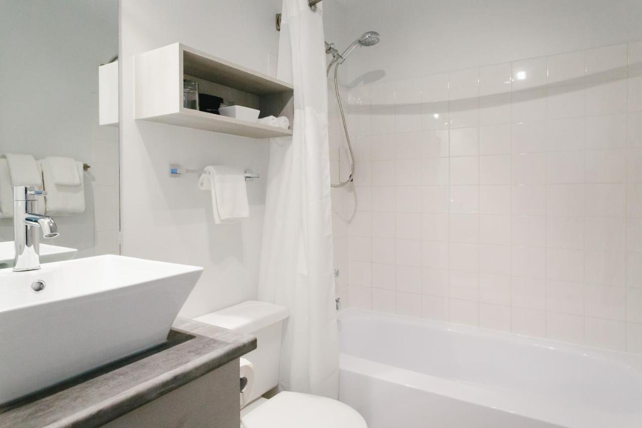 Hotel Pavillon Sur Par Riotel Matane