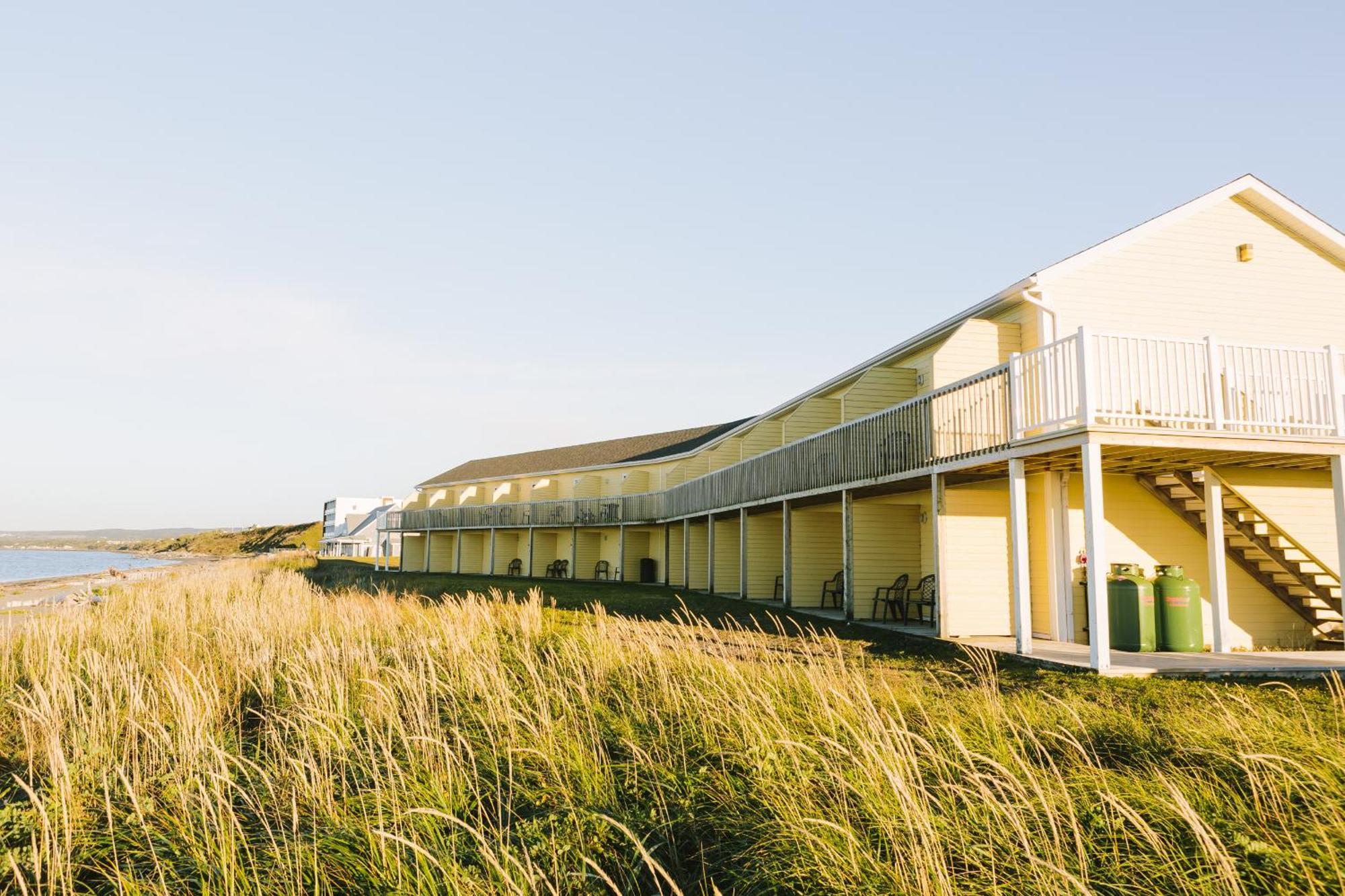 Pavillon Sur Par Riotel Matane